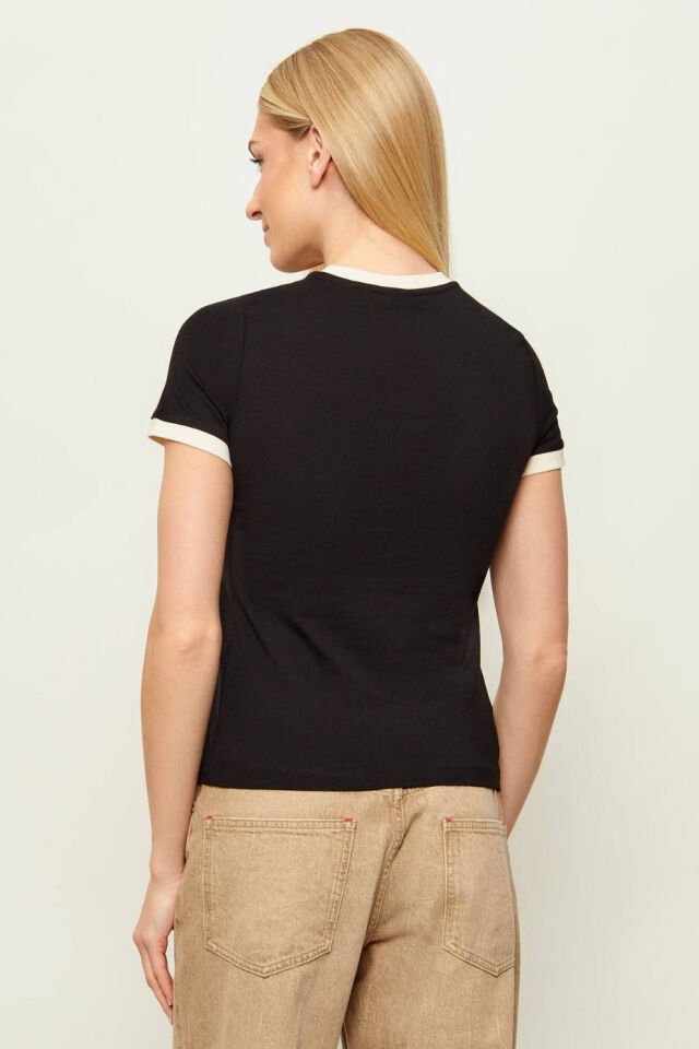 Guess Greta Kadın Aktif Slim Fit Bisiklet Yaka Tişört