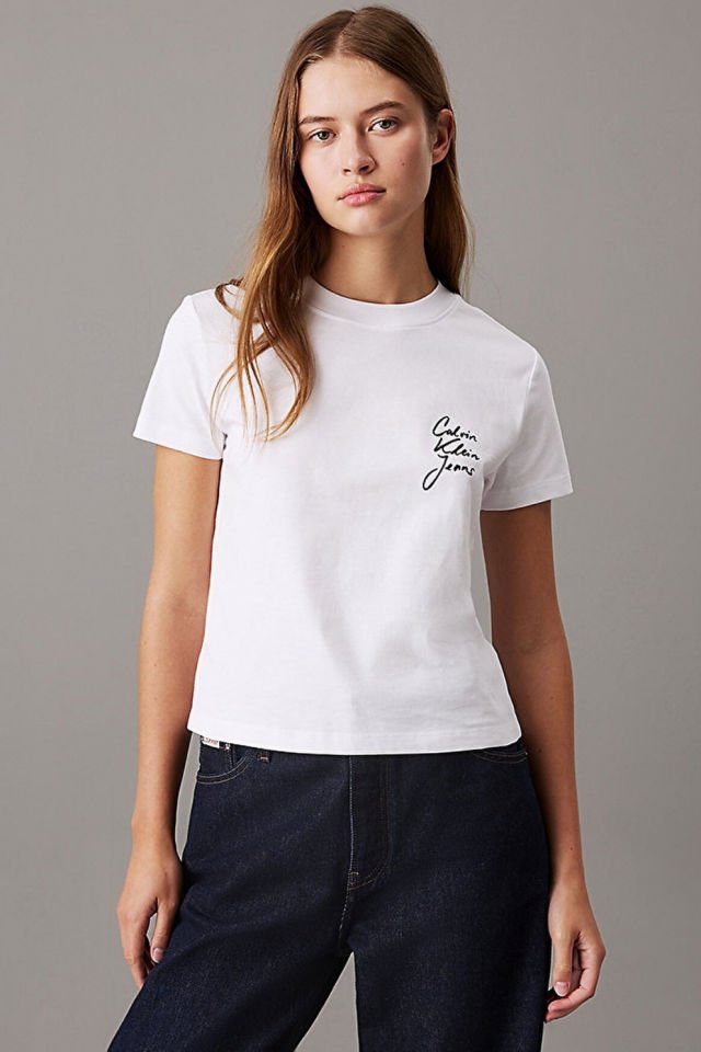 Calvin Klein Kadın Script İnstitutional Tişört Beyaz
