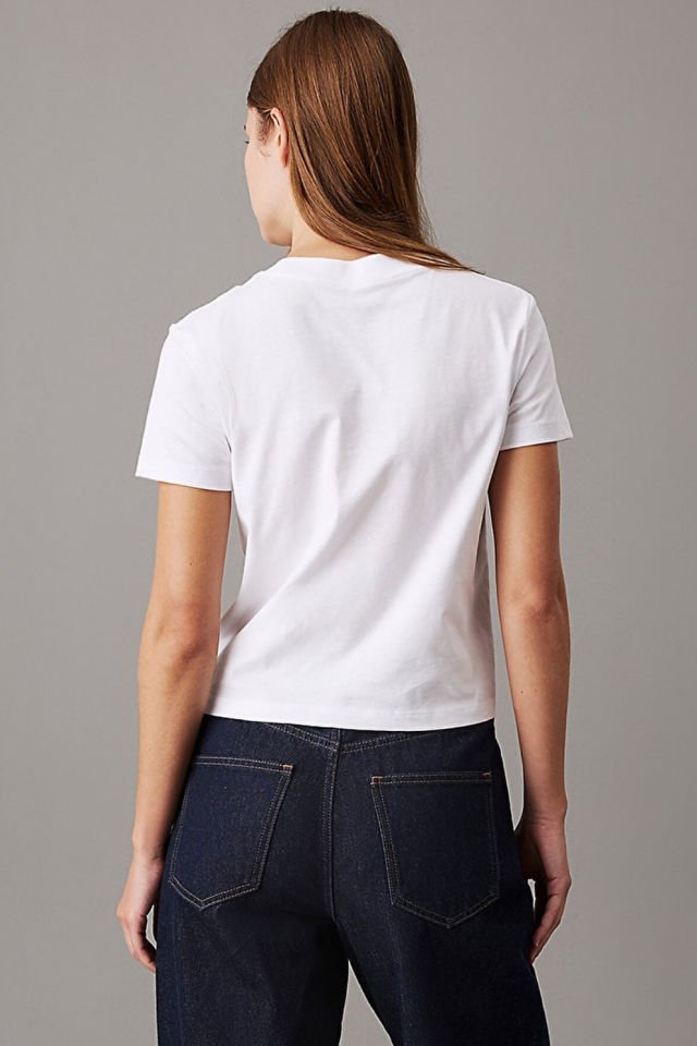 Calvin Klein Kadın Script İnstitutional Tişört Beyaz