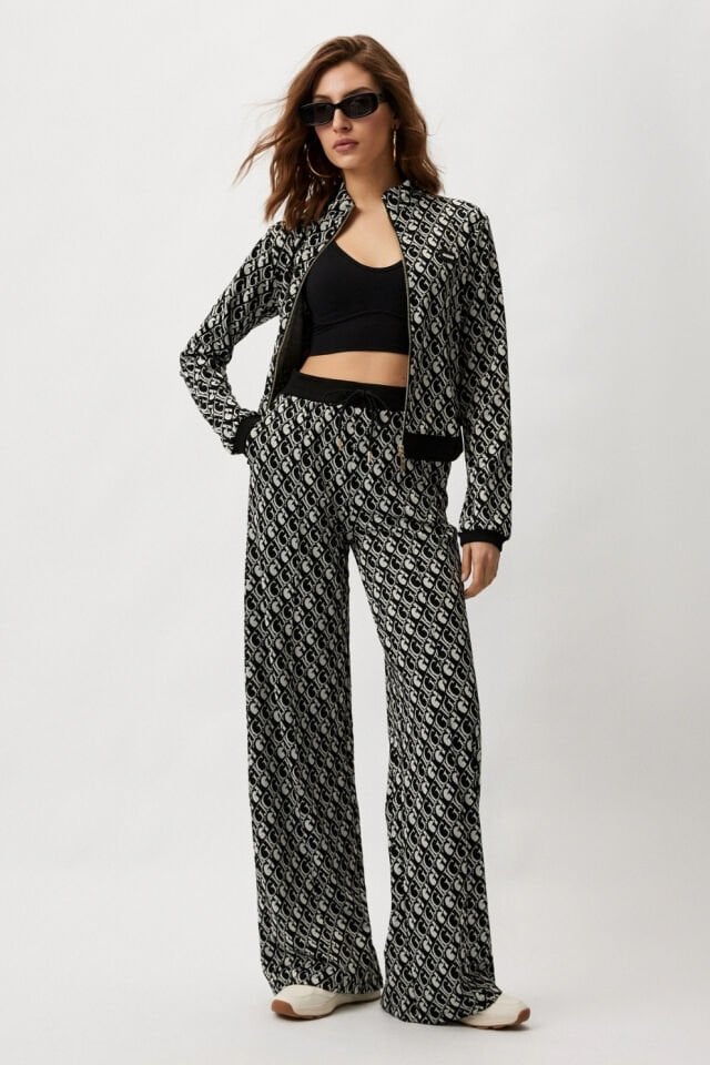 Guess Logo Baskılı Slim Fit Dik Yaka Crop Bayan Sweat Siyah