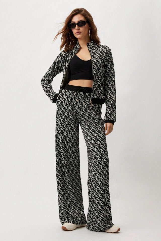 Guess Logo Baskılı Slim Fit Dik Yaka Crop Bayan Sweat Siyah