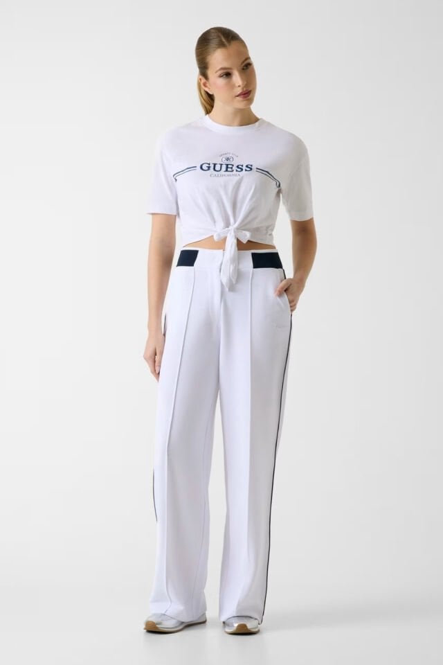 Guess Boxy Logo Tişörtü Beyaz