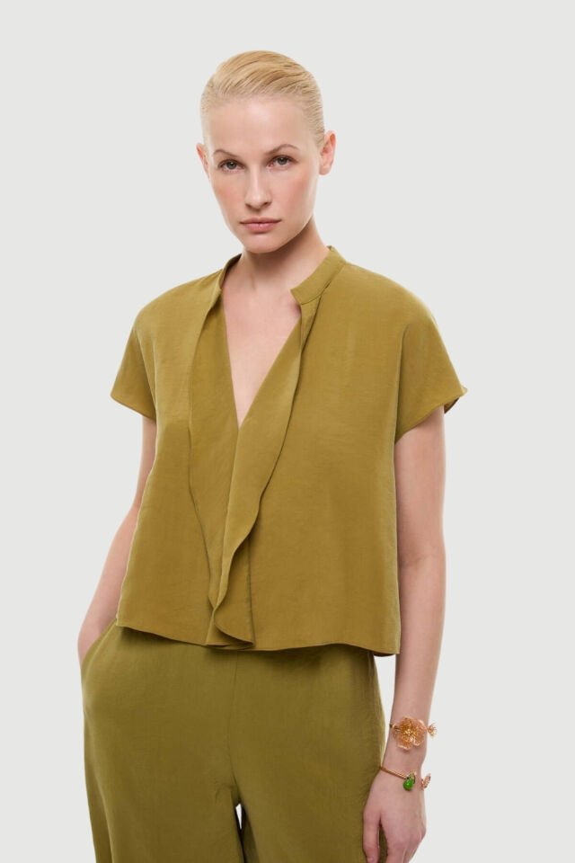 Roman Yaka Detaylı Düşük Omuz Bluz Olive