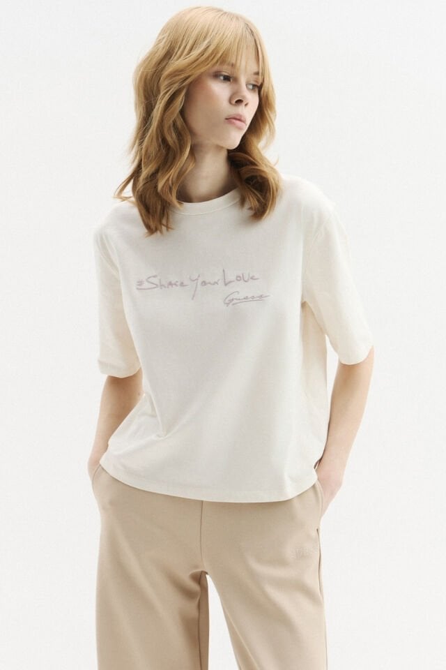 Gues Yazılı Pamuklu Regular Fit Bisiklet Yaka Beyaz