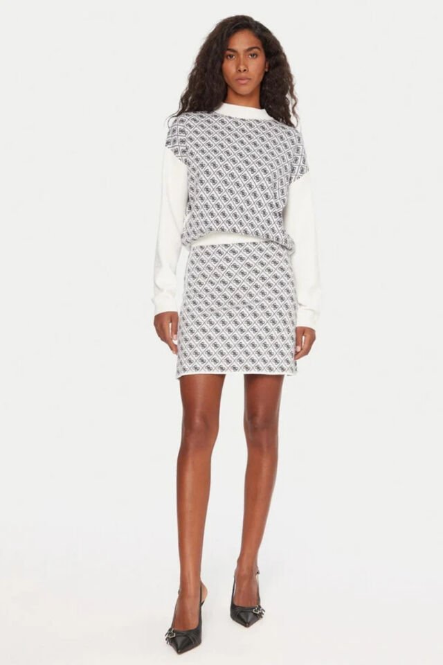 Guess'in Tamamı Mavi Logolu Beyaz Balıkçı Yaka Kazak