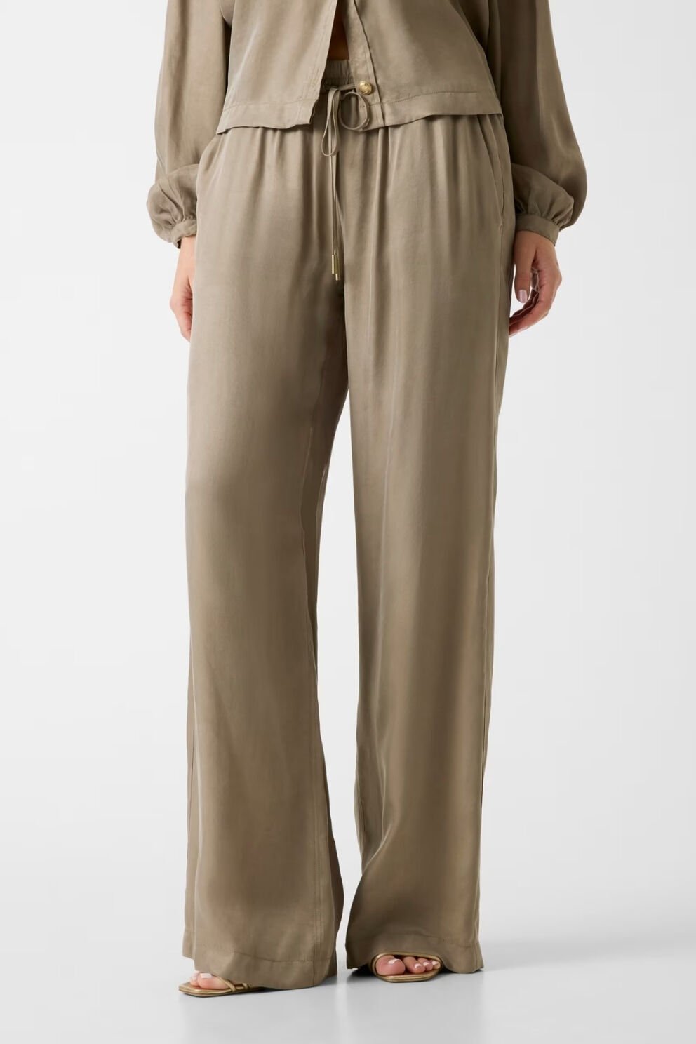 Guess  Gabardin Kumaştan Bol Paçalı Eşofman Altı Bej