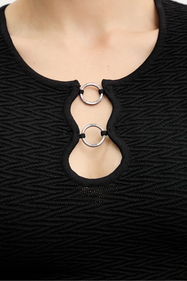 Guess Helena Siyah Normal Kesim Tişört