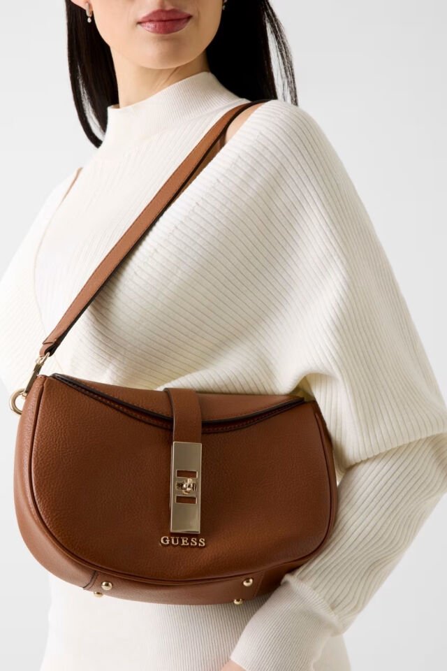 Guess  Brooke Charm Omuz Çantası Kahverengi