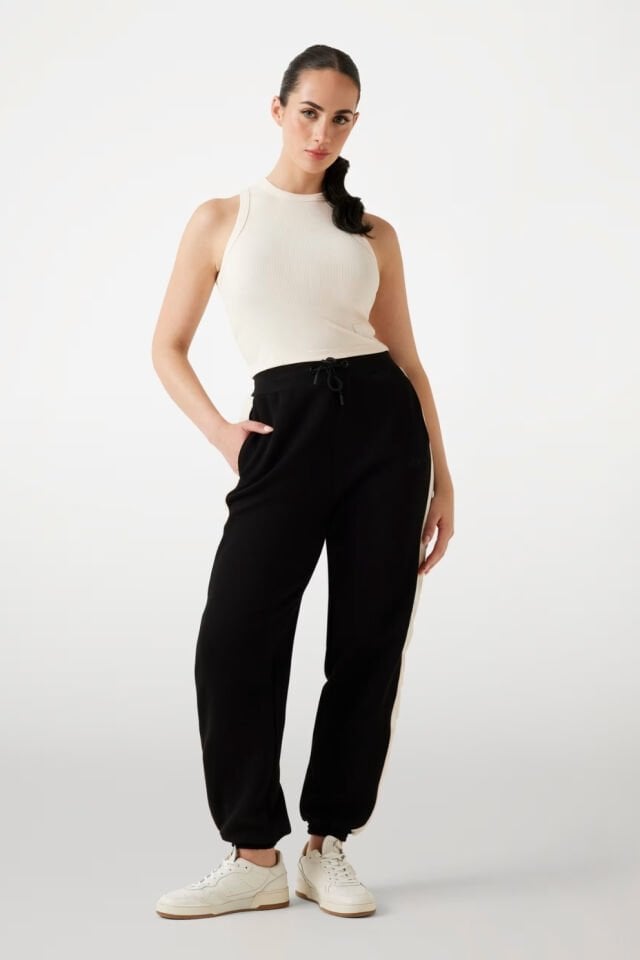 Guess Kaburga Örgülü Kısa Atlet Krem