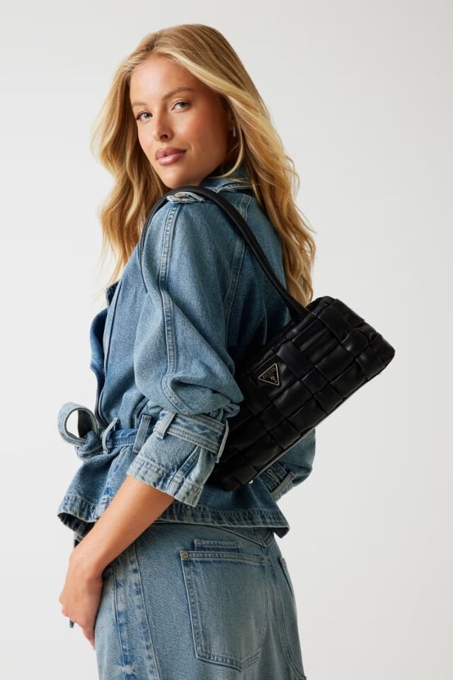 Guess Marion Hasır Mini Omuz Çantası Siyah