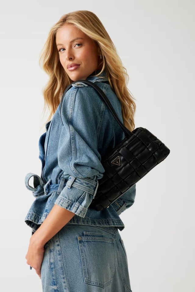 Guess Marion Hasır Mini Omuz Çantası Siyah