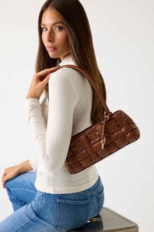 Guess Marion Hasır Mini Omuz Çantası Kahverengi