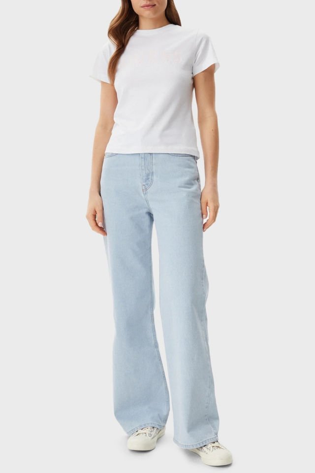 Guess Kamelie Logolu Pamuklu Slim Fit Bisiklet Yaka T Shirt Beyaz