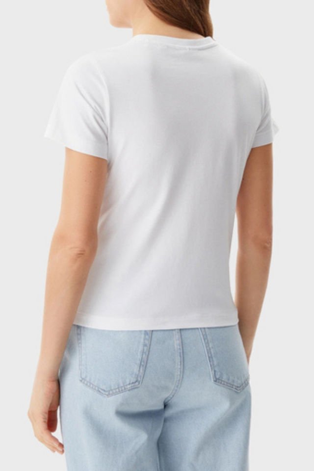 Guess Kamelie Logolu Pamuklu Slim Fit Bisiklet Yaka T Shirt Beyaz