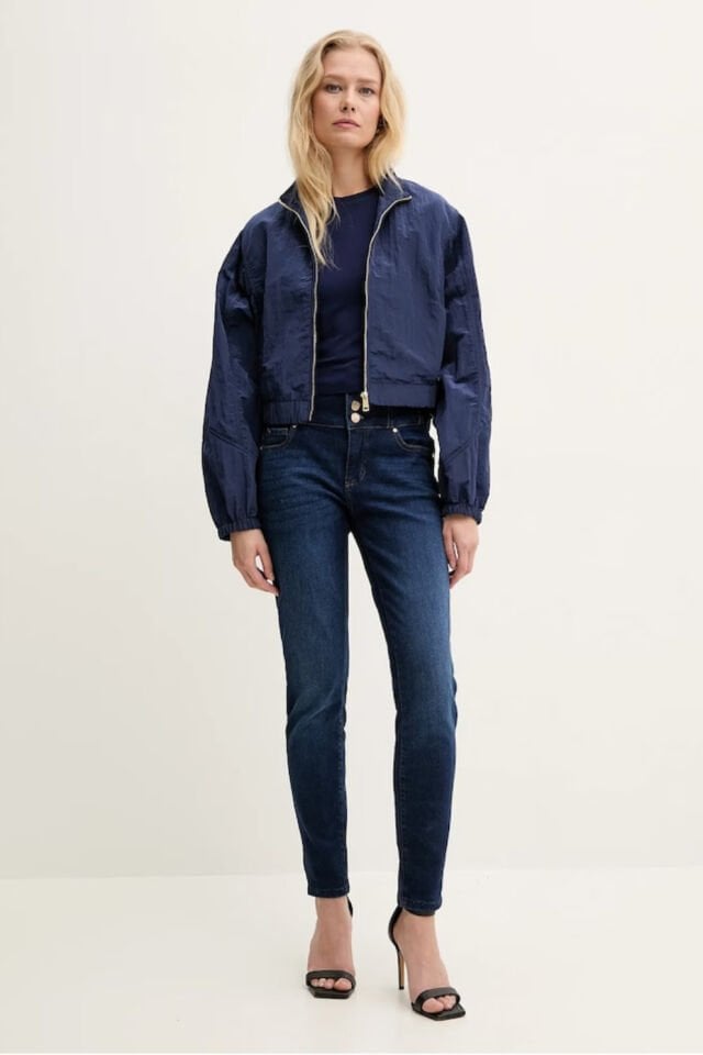 Guess Kadınlar İçin Kışlık Crop Lifestyle Ceket Mavi